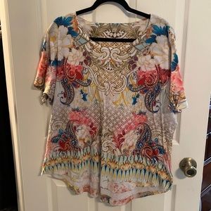 Women’s energe’  world wear blouse. Size 2X.  Multi color.